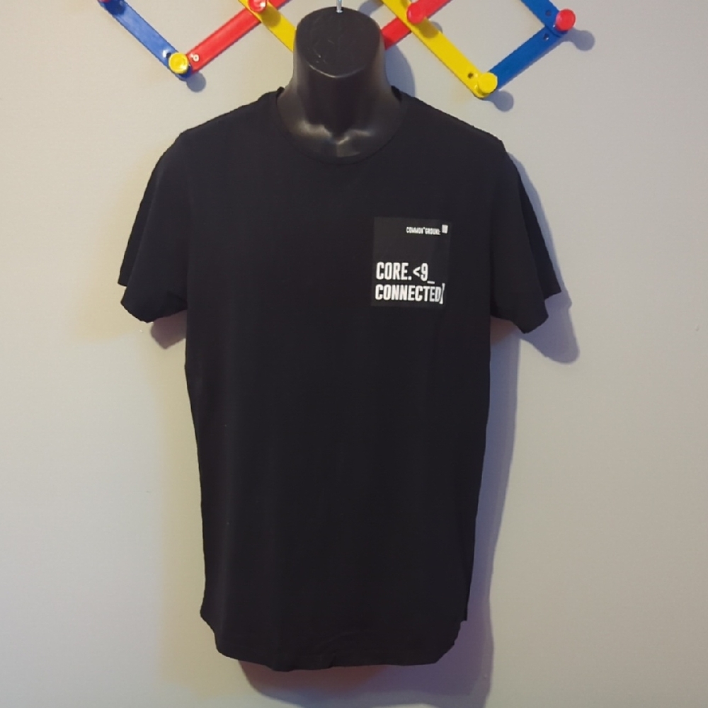 connected apparel Men's Black T-Shirt